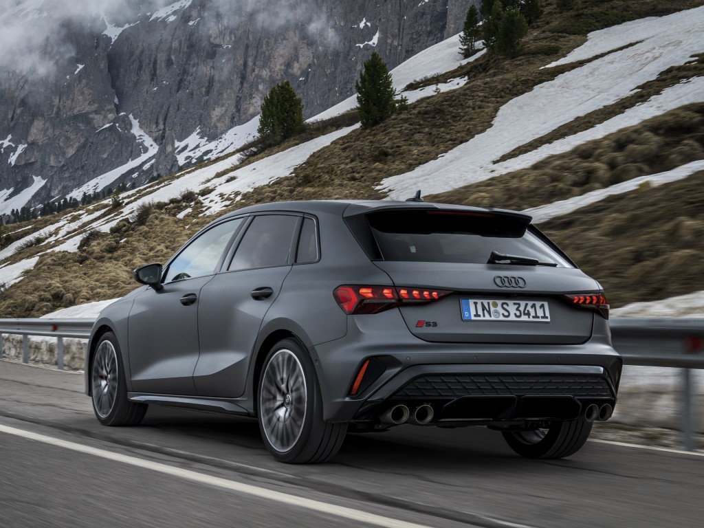 Audi S3 Sportback 333hp (Automatic)
